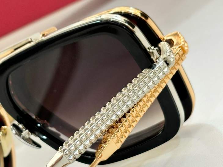 Picture of Valentino Sunglasses _SKUfw66526237fw